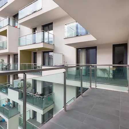 Courtyard By Urban Living Budapest